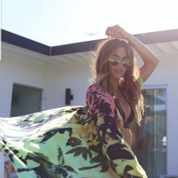 Colorful Summer Beach Neon Cover up - Picture 4 of 8